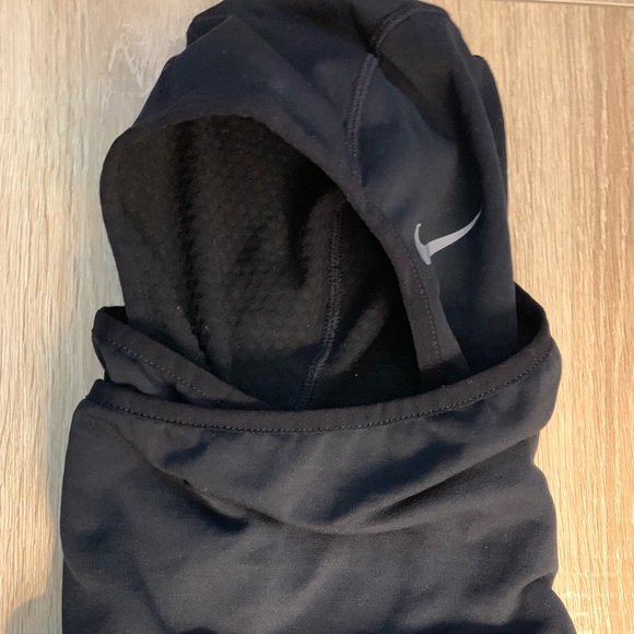 nike therma sphere hood
